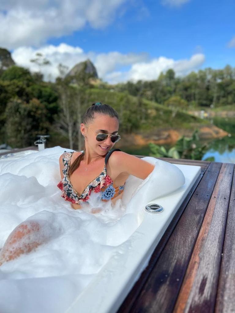 Sin Prisa "Not Rush" Cabana Preciosa! Con Jacuzzi, Vista Y Acceso Directo Al Embalse, Vista A La Piedra , Deporte Acuatico Paddle Board And Breakfast Incluidos ! Imperdible Guatape Exterior photo