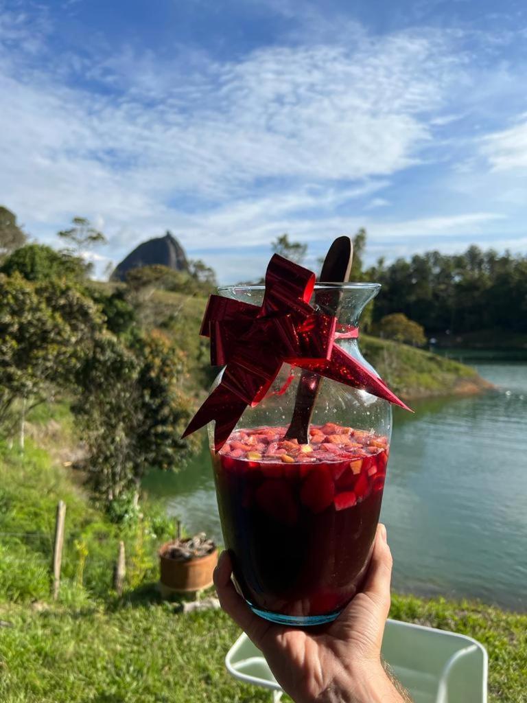 Sin Prisa "Not Rush" Cabana Preciosa! Con Jacuzzi, Vista Y Acceso Directo Al Embalse, Vista A La Piedra , Deporte Acuatico Paddle Board And Breakfast Incluidos ! Imperdible Guatape Exterior photo